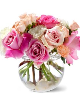 Teleflora's Roses on the Rocks